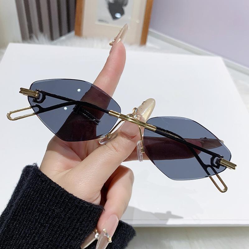 Diamond Shaped Sunglasses for Men Women New Trendy Metal Sun Glasses Frameless Sunglasses Vintage Design Eyewear