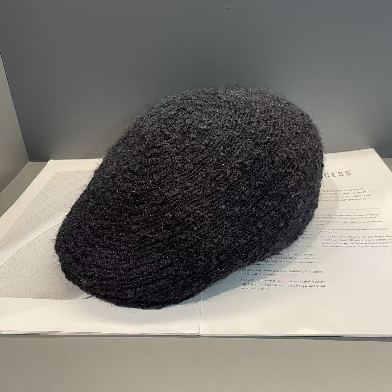 

Вельветовая кепка-федора для женщин на осень и зиму, большой окружности головы, для маленького лица, литературная и универсальная кепка-берет тренд M（56-58cm）