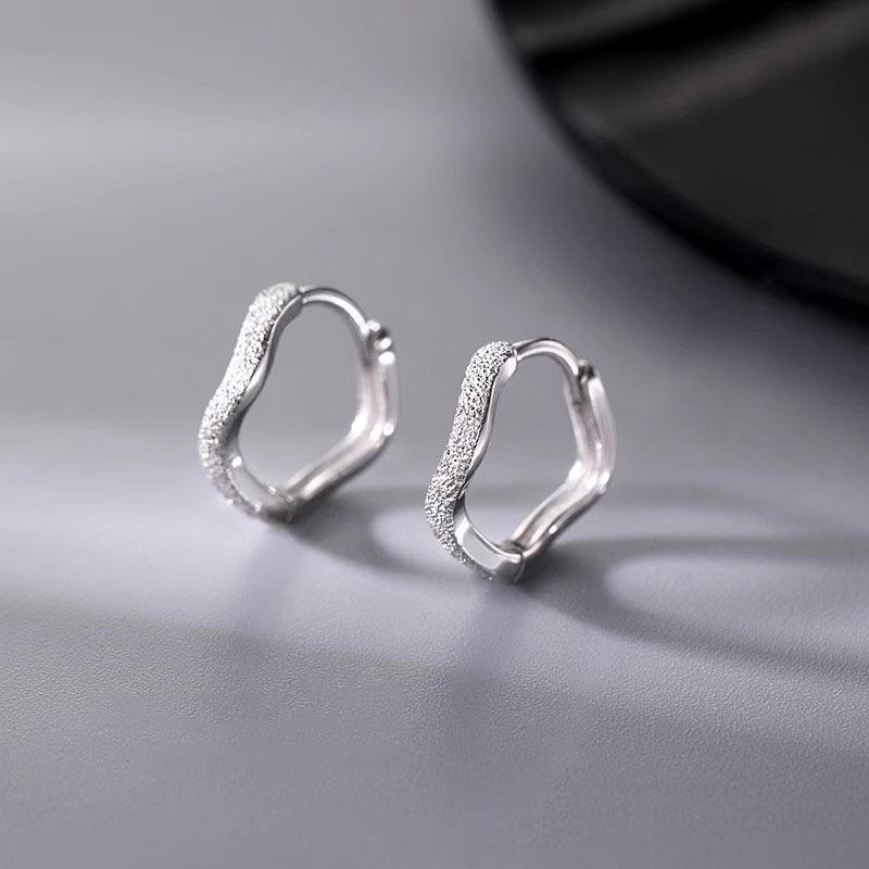 

Серьга женская из стерлингового серебра 925 пробы с тонкой волной