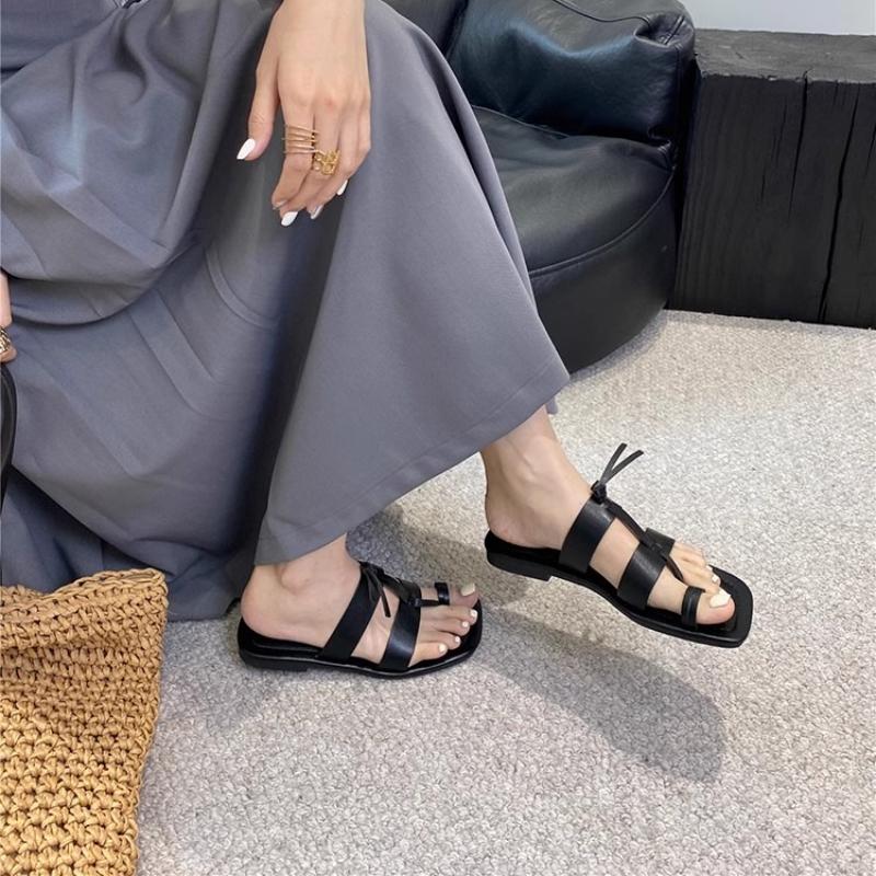 

Модные летние сандалии 2025 для мужчин, уличные повседневные спортивные шлепанцы из искусственной кожи, нескользящие, дышащие, римские сандалии, пляжные шлепанцы, садовая обувь 35 чёрный