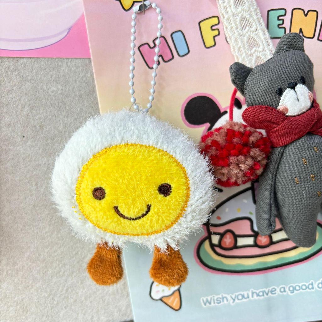 Tecknad Plysch Äggula Emoji Hänge Klistermärke - Handgjord och Bedårande