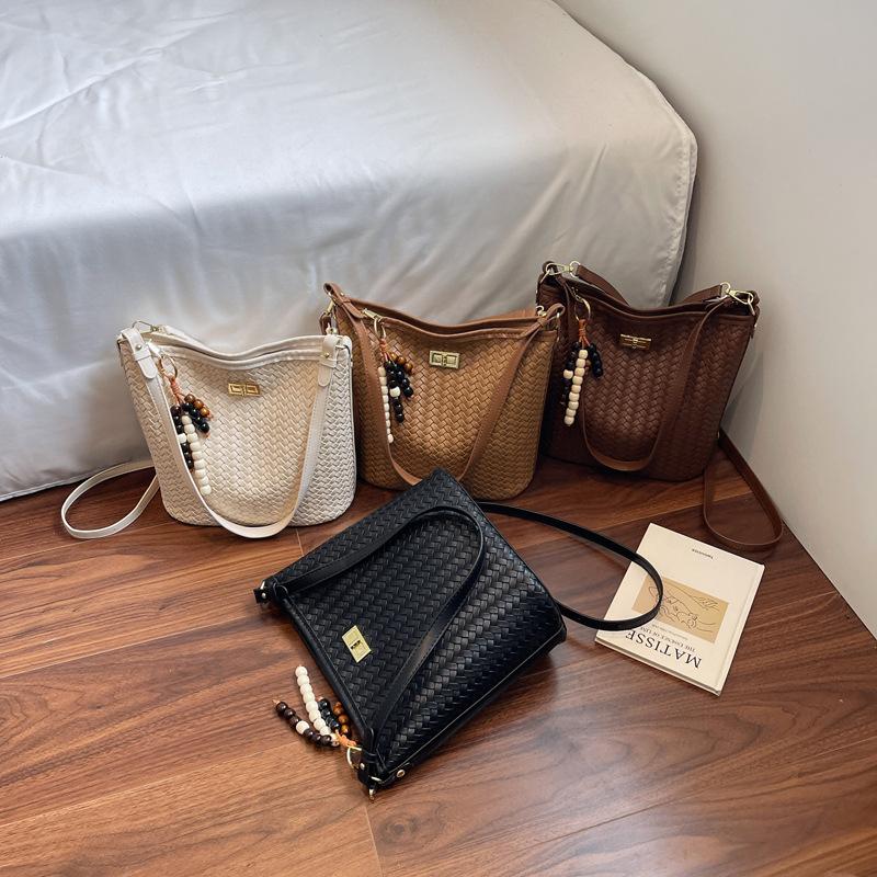 Woven Bag Women's New Large-capacity Versatile Bucket Bag Leisure Vacation Shoulder Oblique Span Bag