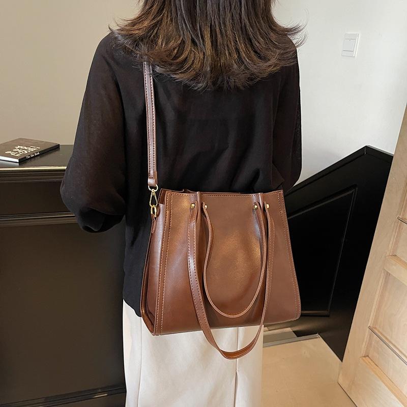 New Popular Bag Women's Large-capacity Commuter Mother Bag Women's Portable Shoulder Tote Bag