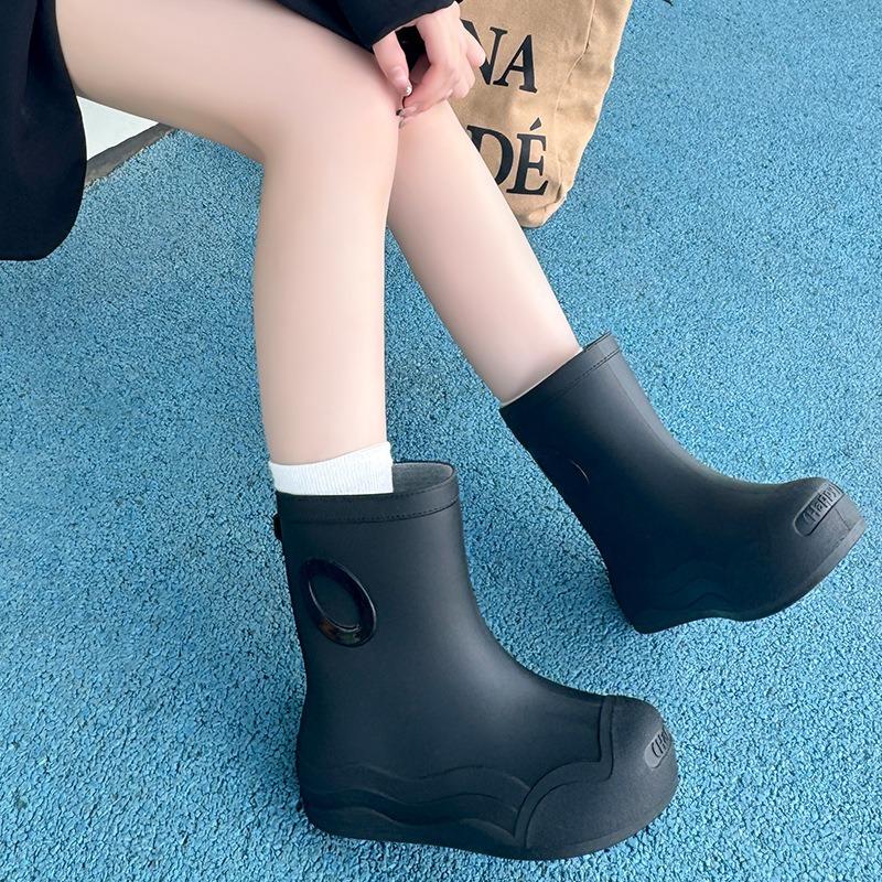 Hot-selling Fashion Medium Tube Women's Rain Shoes New Outdoor Waterproof Shoes Non-slip Casual Water Boots Women's Rain Boots Rubber Shoes