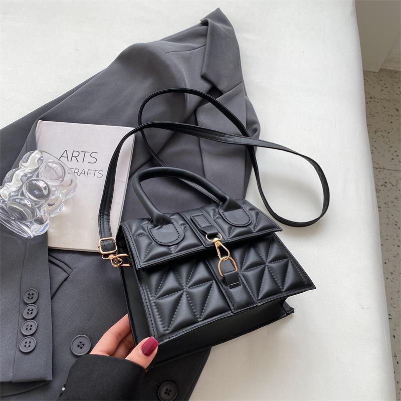 2025 Korean Version Summer New Fashion Simple Shoulder Casual Foreign Fashion Portable Messenger Bag Retro Small Square Bag