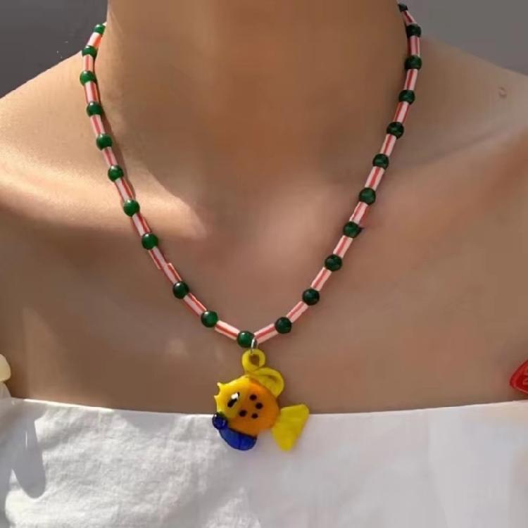 Exquisite Beaded Necklace with Glass Fish Pendant Handmade Clavicle Chain Unisex Choker Versatile Accessory for Women