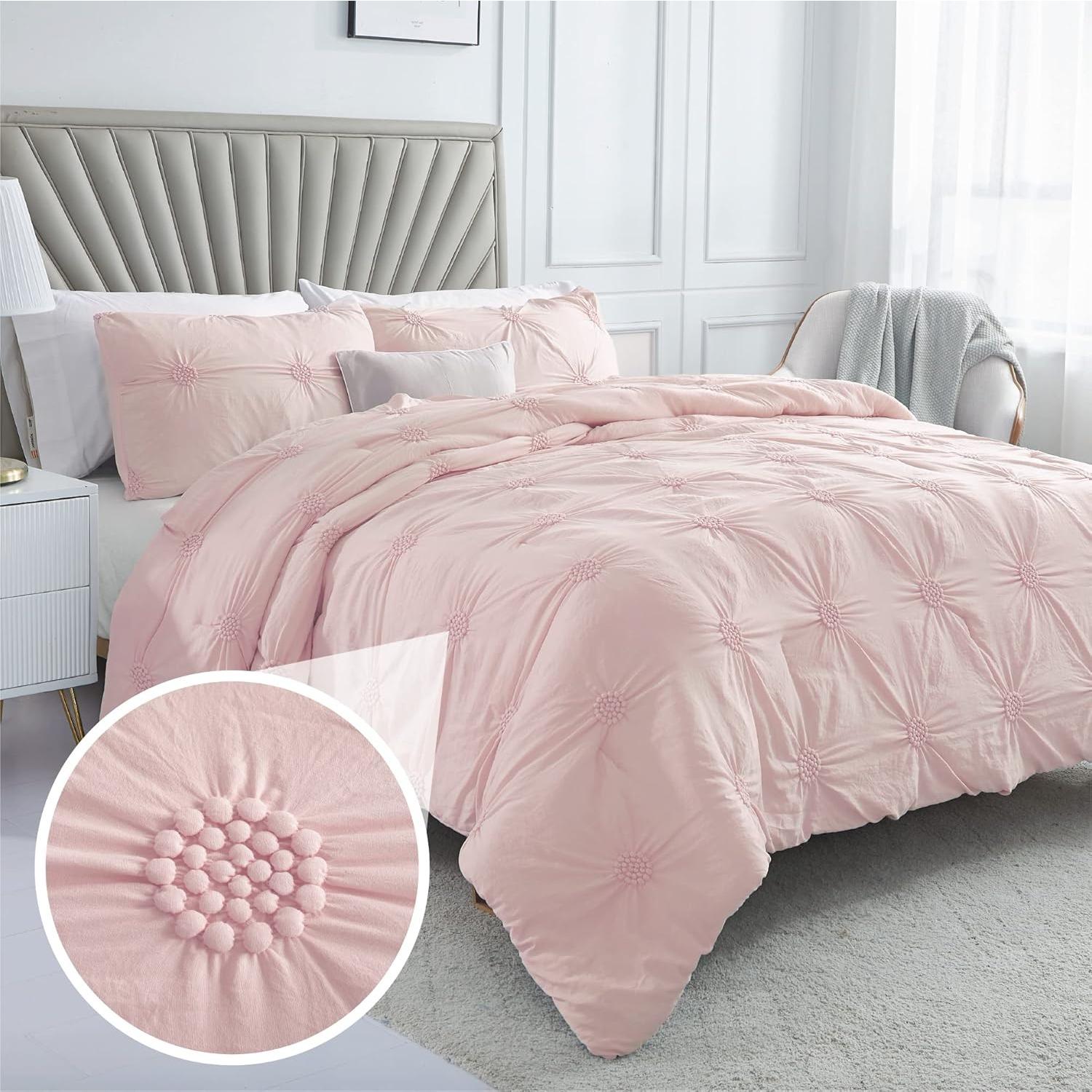 

Full/Queen Baby Pink Rose Blush Comforter Set - Ruched 3D Floral Pintuck Bedding Set - 3 Pieces Bed Linen, 1 Comforter розовый