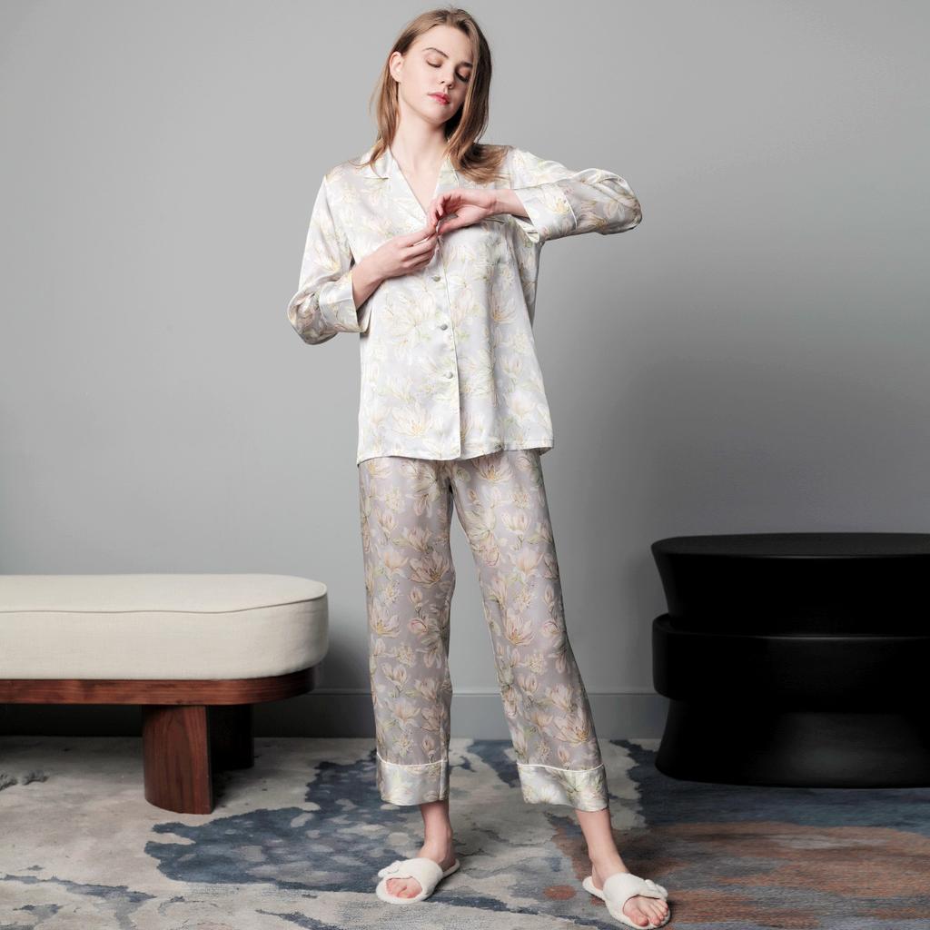 19mm 100% mulberry silk printed lapel long sleeved silk sleepwear comfortable home wear for women