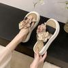 Foreign-style flower thick-soled fairy skirt slippers 2025 new summer fashion versatile one-word comfortable slippers beach