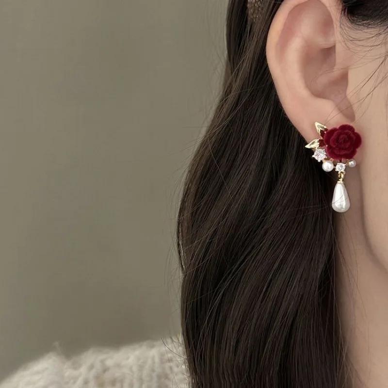 New Wine Red Velvet Rose Pearl Earrings for Women Vintage Red Rose Elegant High-end Studs Earrings Jewelry Accessories