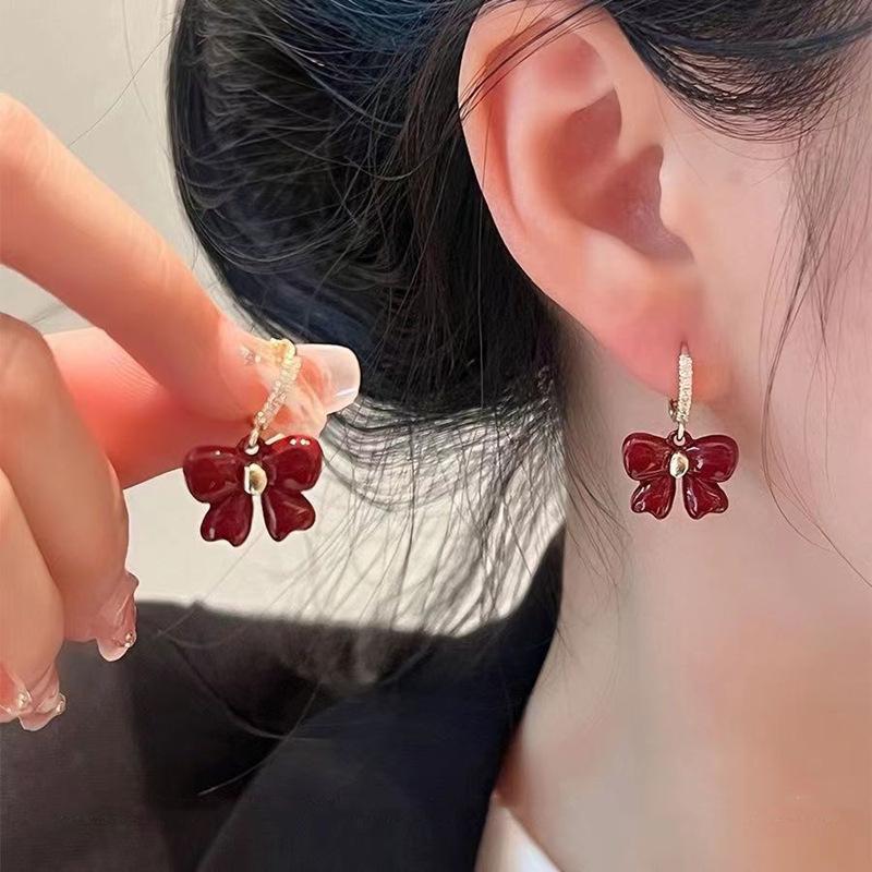 Fashion ins cold wind simple light luxury high-end ear buckle temperament geometric earrings women's small and versatile tide earrings