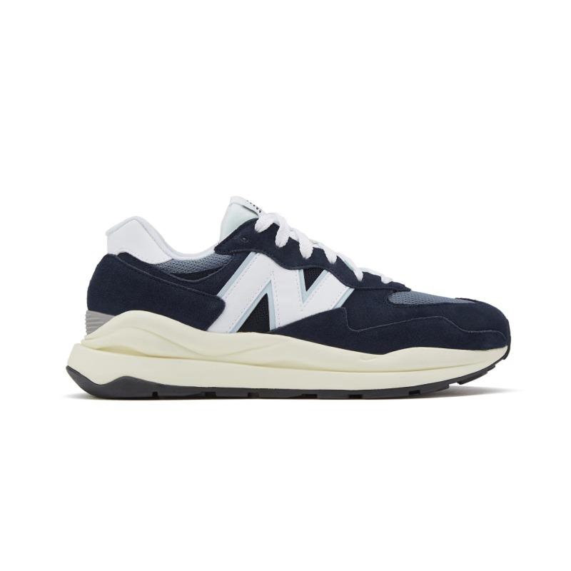 NEW BALANCE Men's and Women's Spring Breathable Mesh Thick-Tread Fashion-Style Versatile Sports and Leisure Shoes M5740CD