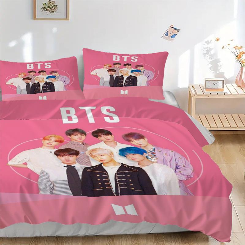 BTS Rosa Hintergrund Bettwäsche Set Bettbezug Geschenk für Schlafzimmer, Enthält 1 Bezug und 2 Kissenbezüge, Ohne FüllungB288 135x200cm pink