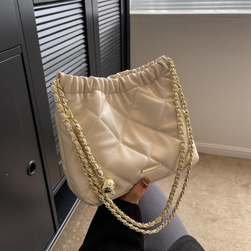 Bucket Bag New Autumn and Winter Fashion Messenger Bag Women's Bag High-end Diamond Chain Shoulder Bag Luggage