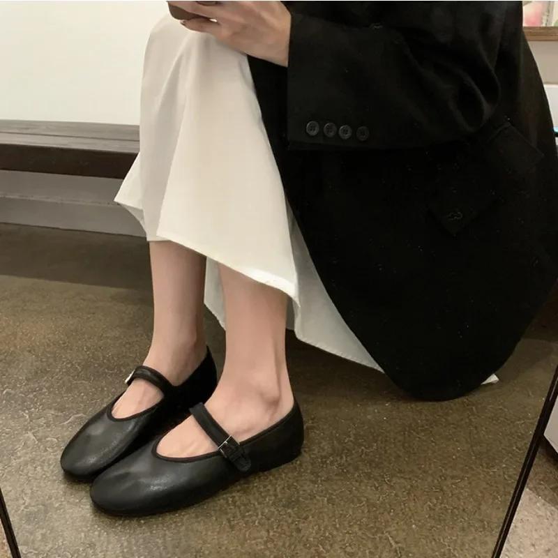Spring and Autumn Soft Sheepskin Single Shoes Women's New Flat Bottom Buckle Straps Mary Jane Pumps Shoes Woman's Grandma Shoes