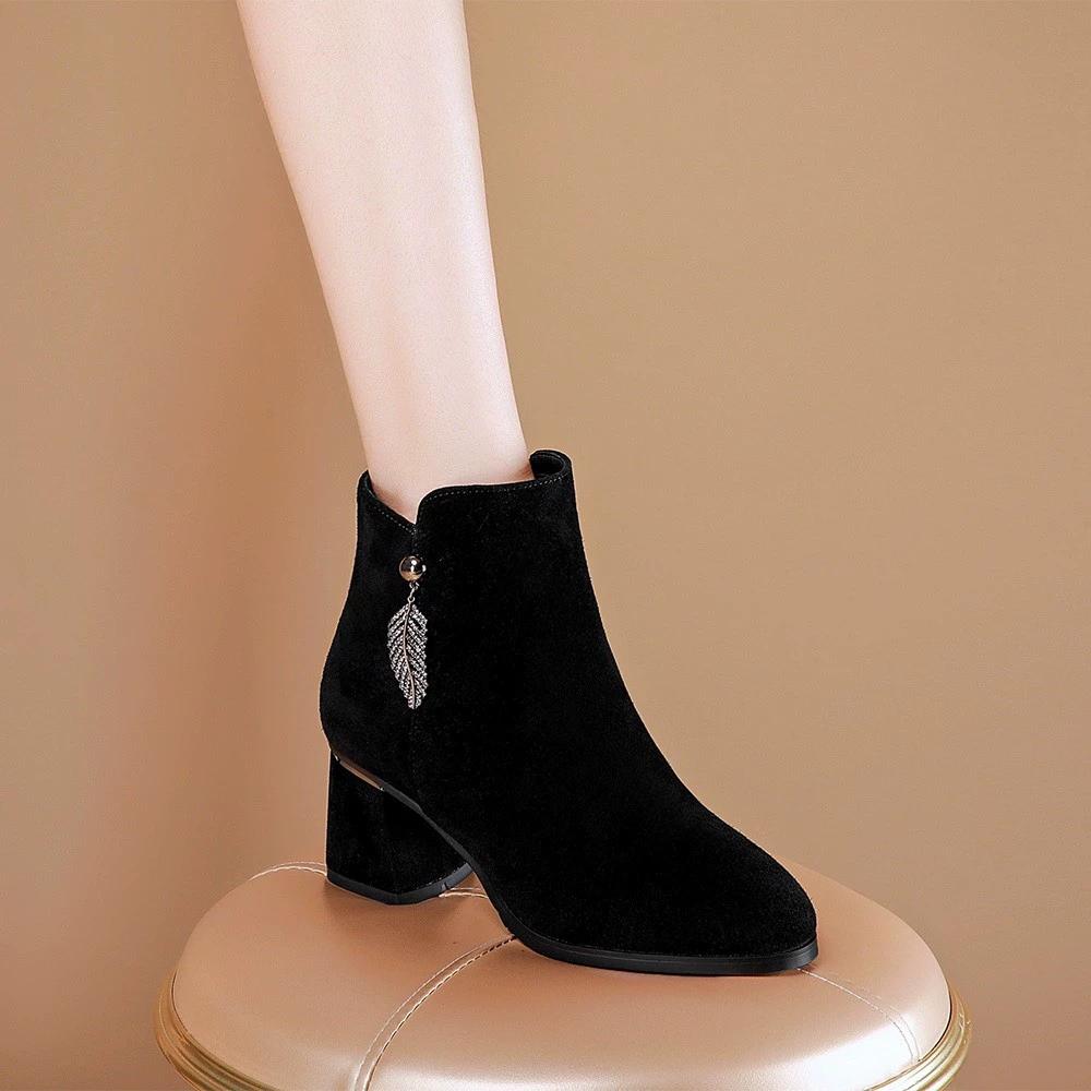 PU Leather Medium-heeled Short Boots Women's Thick Heel Plush Diamond Scrub Leather Women's Boots Autumn and Winter