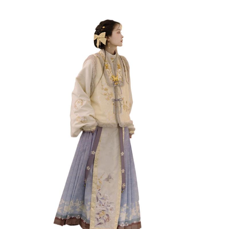 Autumn/Winter Maki-e Kintsugi Hanfu: Embroidered Ming-Style Fairy Horse Face Skirt for Women