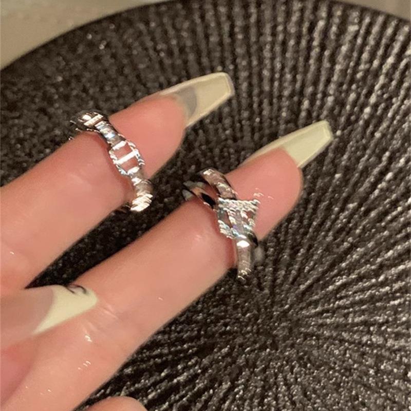 Elegant Trendy And Copper Ring For Women Featuring Geometric Design With Sparkling Zircon Stones For Chic Appeal