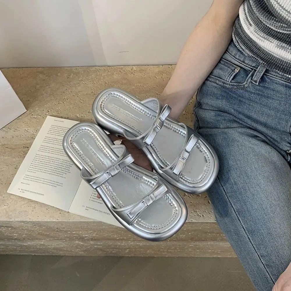 Fashion New Summer Women's Slippers 2025Stylish Peep-toe Low Heel Silver Women's Comfortable Beach Shoes Sapatilas