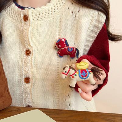 Bross Színes Rajzfilm Ló Baba Kialakítású Bross Tű Pulóverek Gallérok Kalapok Táskák Kabátok Sálak Sokoldalú Kiegészítő