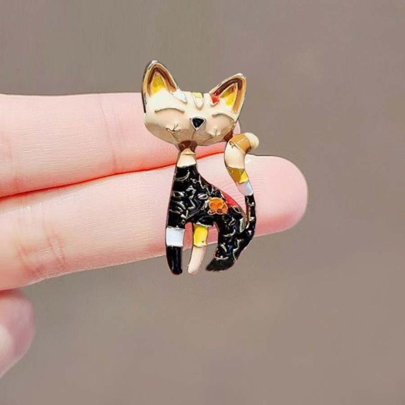 Cute Animal Enamel Cat Brooches For Women Clothing Coat Jewelry Accessories Gifts