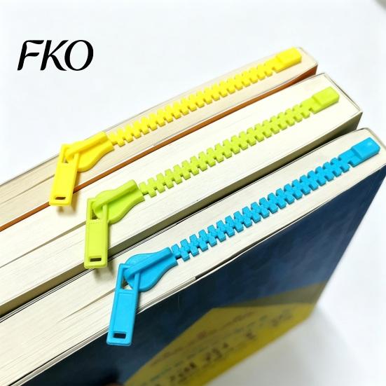 Lightweight Bookmark Long Zipper for Thick Book, Plastic 3D Book Page Marker Reading Men & Women, Accessory Women