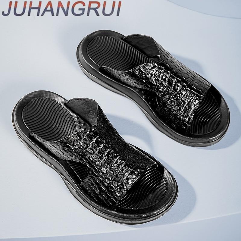 Summer New Style Men's Slippers Breathable Leisure Outdoor Soft Sole Slippers Shoes for Man Non-Slip Sandals Cool Beach Shoes