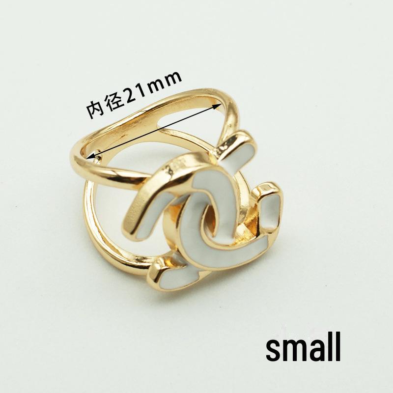 "Pearl Silk Scarf & Coat Buckle - High-End Korean Dual-Purpose Accessory"