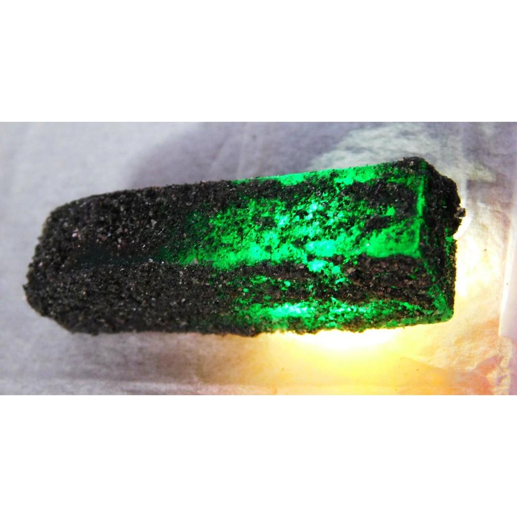 Natural Green Emerald Loose Gemstone 111 ct Uncut Rough for Lapidary and Gem Collections