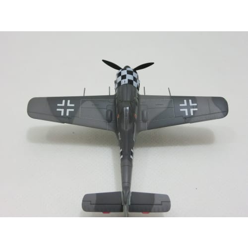 1/72 scale completed model 36401 German Air Force Focke-Wulf Fw-190A-6 1st Fighter Wing 1943