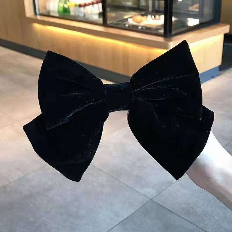 Influencer-Style Large Silk Velvet Bow Hair Clip - Korean Retro 2023 Headdress Accessory.
