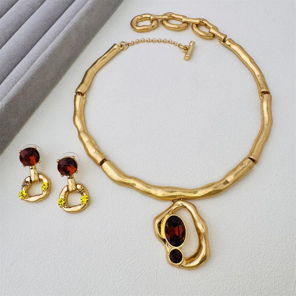 Oscar de la Renta Vintage European & American Style Women's Clavicle Choker - Simple, Fashionable, Textured, High-End Design