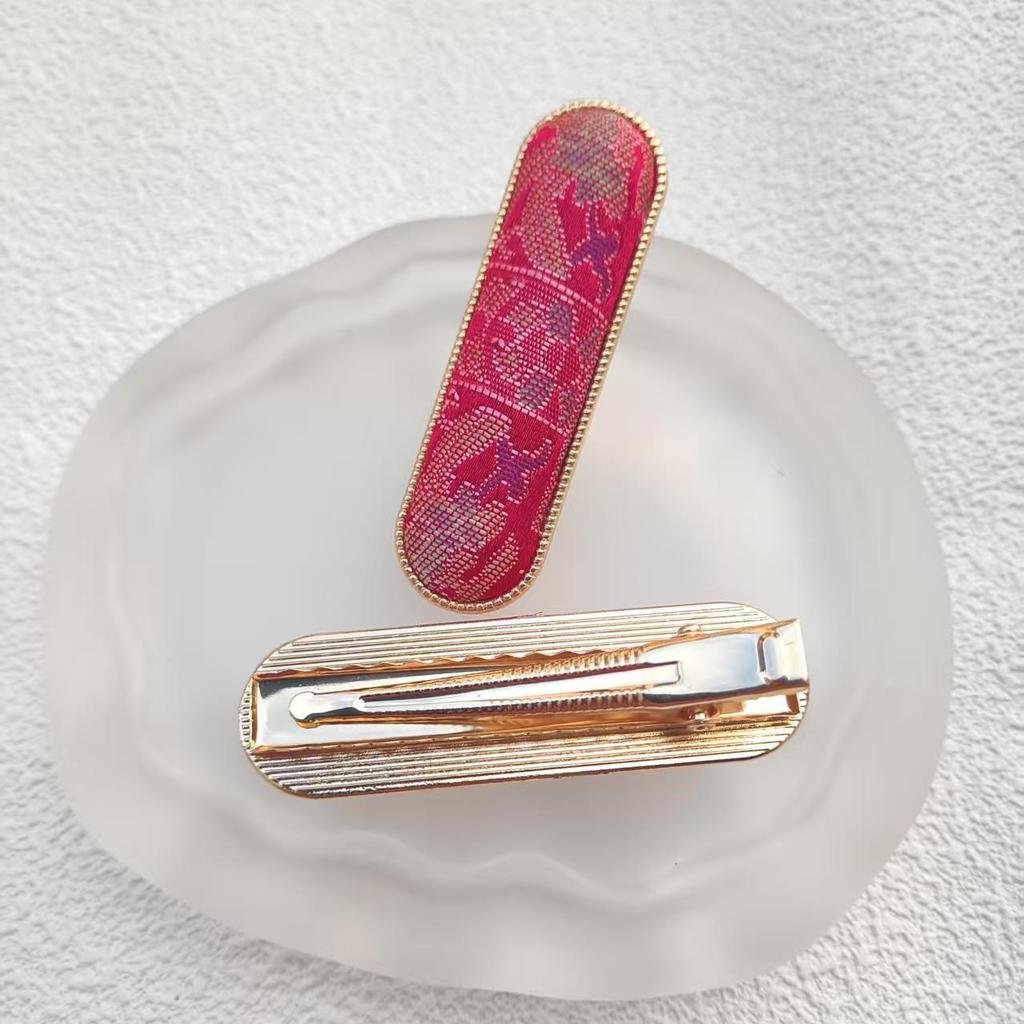 Handgefertigte chinesische bestickte Haarnadel - Brokat-Entenschnabel-Klammer