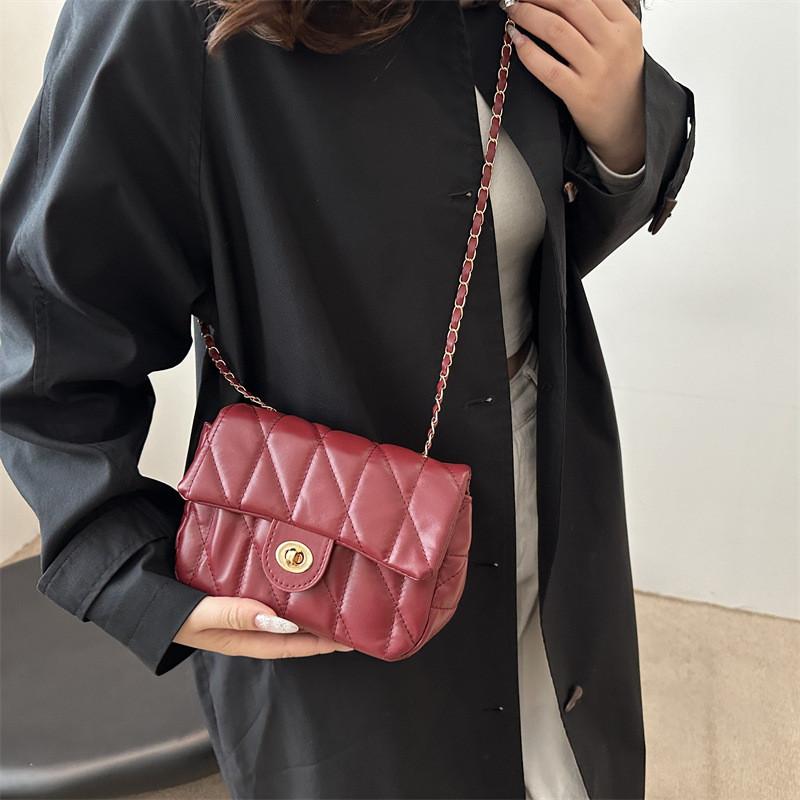 Fashion Small Square Bag For Women With Chain Strap And Pu Material For Daily Use