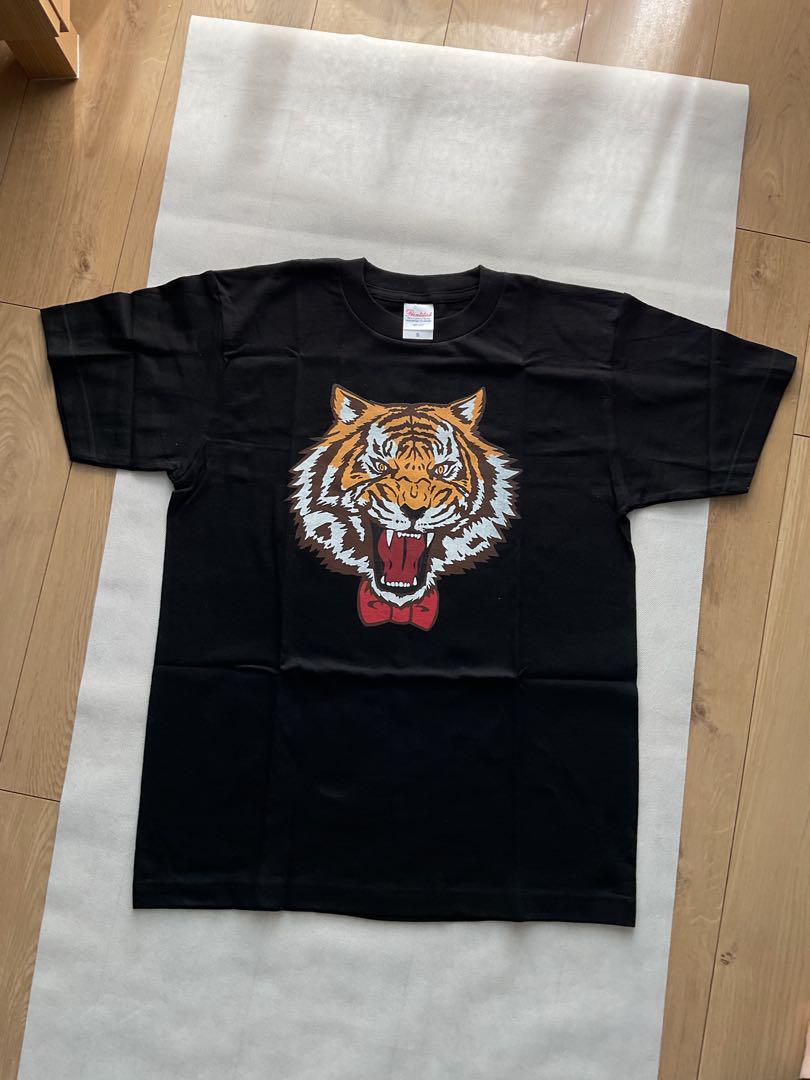 

[USED] Yuri!!! on ICE Sweatshirt pattern purchased by Yuri during his visit to Japan, Men s Size Small, Rare Item