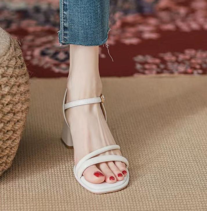

2025 Summer New Women s Shoes Open Toe Thick Heel Sandals Fashion One Line High Heel Shoes, Fashionable Women 35 бежевый