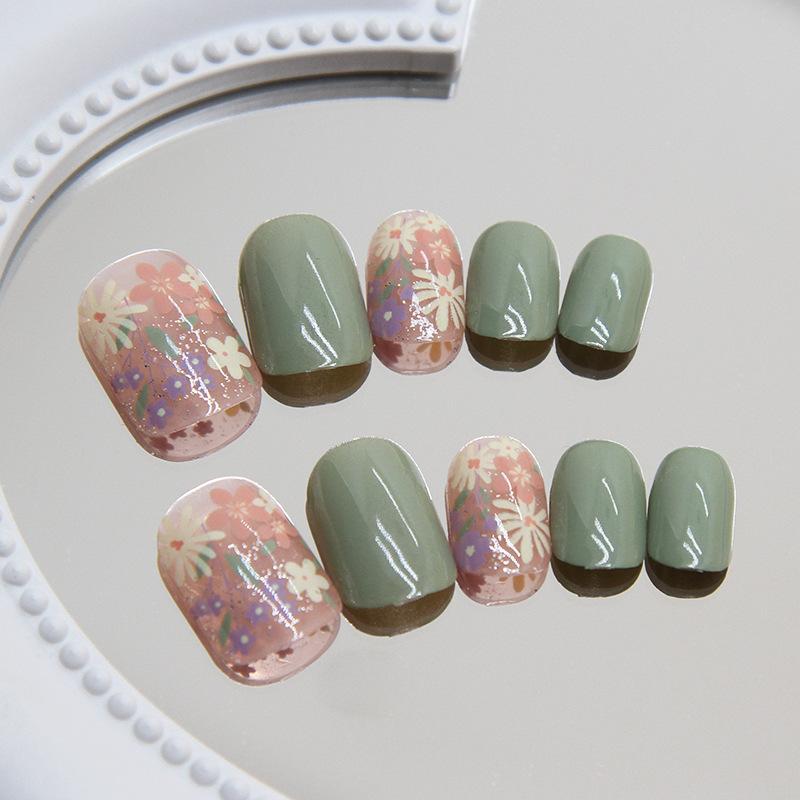 24 Stück Frühlings-Nagel-Patch, abnehmbar, kleine frische Blumen, Ins Wind, Nagel-Patch, grün, kurzer Nagel-Patch