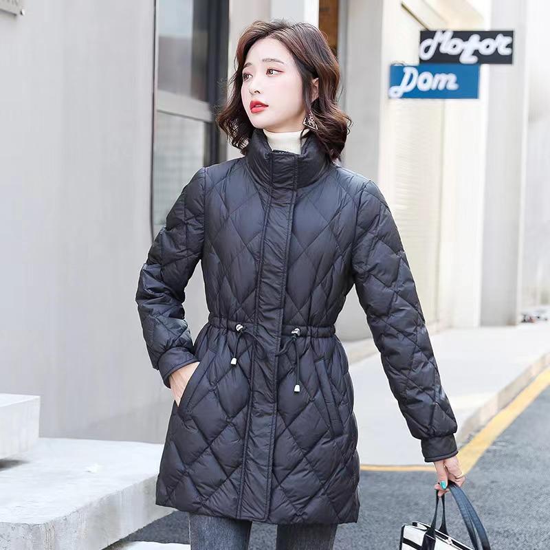 

Зимняя новая ромбовидная пуховая куртка женская легкая и тонкая темпераментная светская львица маленькая пуховая куртка из белого утиного пуха L-120-70 kg чёрный