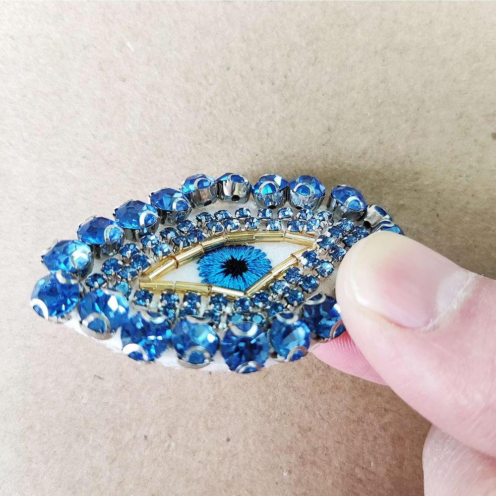 1Pcs Blue Rhinestone Eyes Embroidered Patches Applique Clothing Patch Decoration