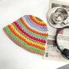 Cappello da pescatore all'uncinetto intrecciato color arcobaleno fatto a mano, cappello a secchiello retrò giapponese famoso su internet in stile coreano, cappello di paglia per coppia