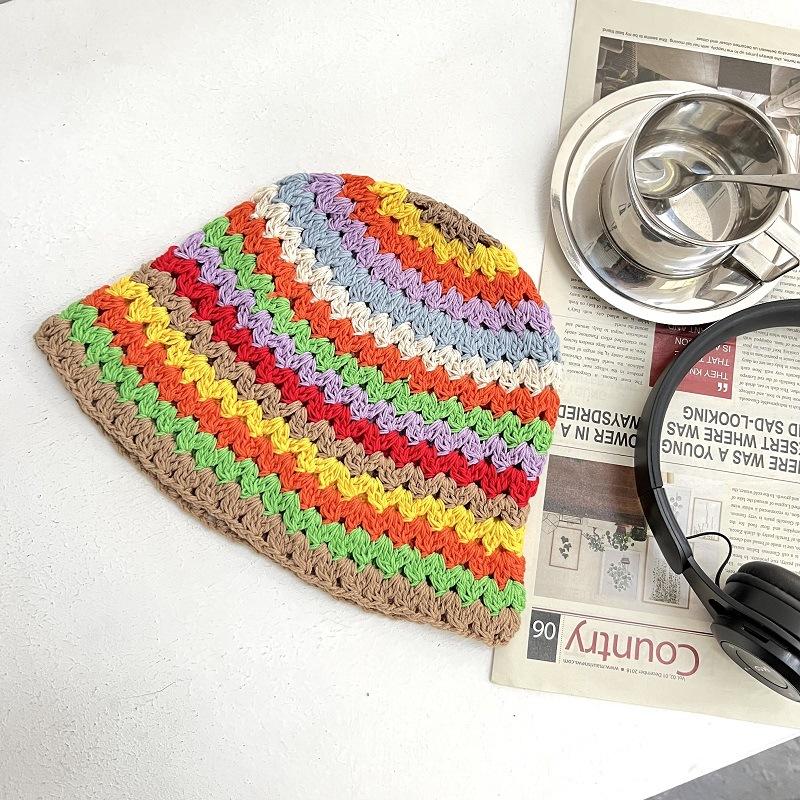 Cappello da pescatore all'uncinetto intrecciato color arcobaleno fatto a mano, cappello a secchiello retrò giapponese famoso su internet in stile coreano, cappello di paglia per coppia