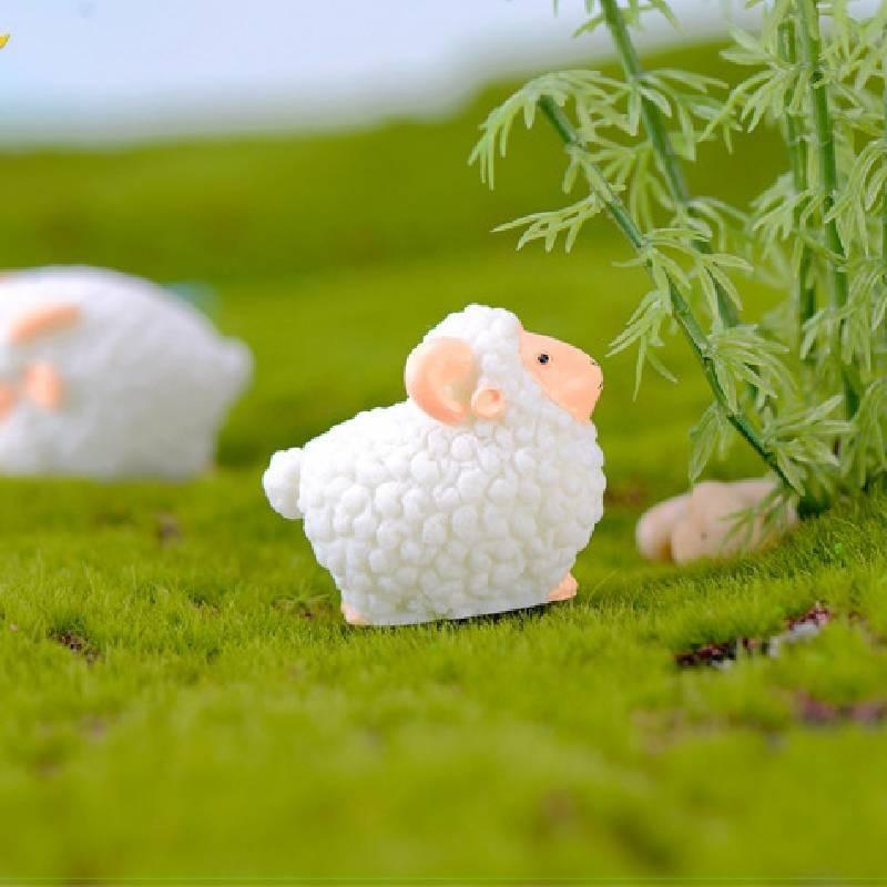 Hand-painted Chinese Style Resin Sheep Animal Figurine For Decorations And Gifts