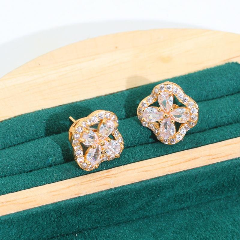 Europe and The United States Hot Zircon Bracelet Necklace Earrings Fashion Full Diamond Jewelry Set