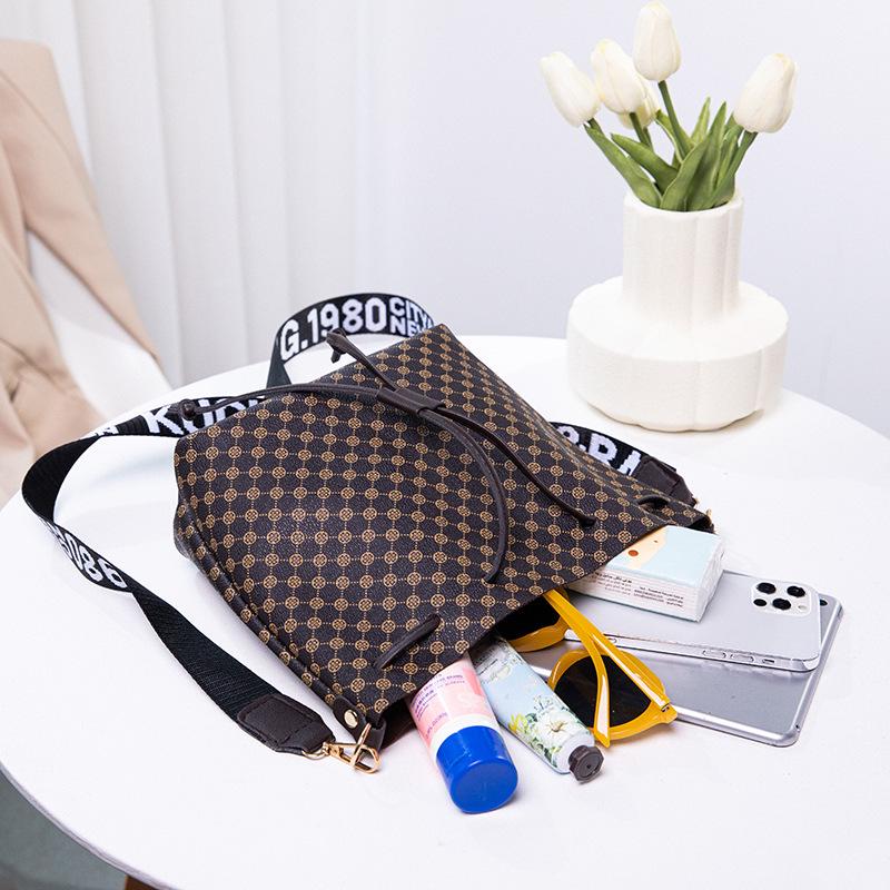 2023 Trendy Large-Capacity Drawstring Bucket Bag - Fashionable Crossbody/Shoulder Bag for Women