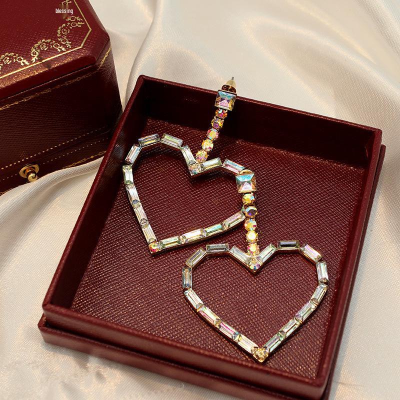 Colorful Retro Gemstone Heart Stud Earrings - Fashionable, Versatile, Light, and Exaggerated Design for Women.