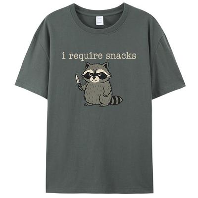 Lustiger Humor Ich brauche Snacks Waschbär mit Messer Meme Damen Herren Baumwoll-T-Shirt T-Shirts Tops