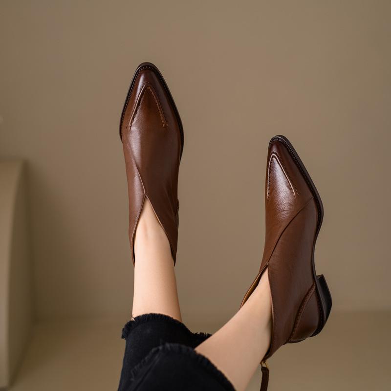 Pointed Thick Heel Short Boots Women's Autumn and Winter New Women's Boots Retro Handmade Low Heel Small Leather Boots Single Boots