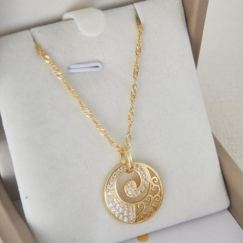 1 Pc Luxury Golden Color Hollow Floral Pattern Necklace Boho Pendant Bride Wedding Jewelry Valentine'S Day Jewelry Gifts