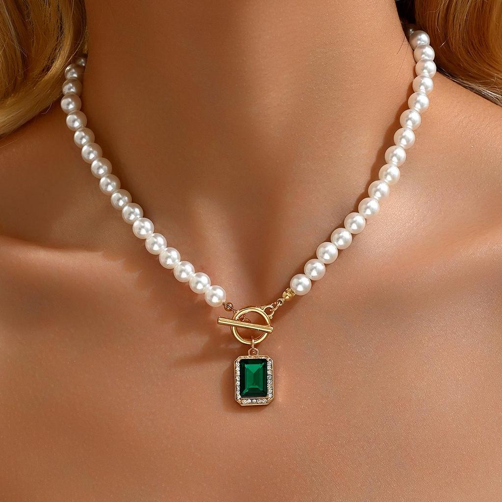 Versatile European & American Fashion Beaded Imitation Pearl Necklace with Emerald Pendant
