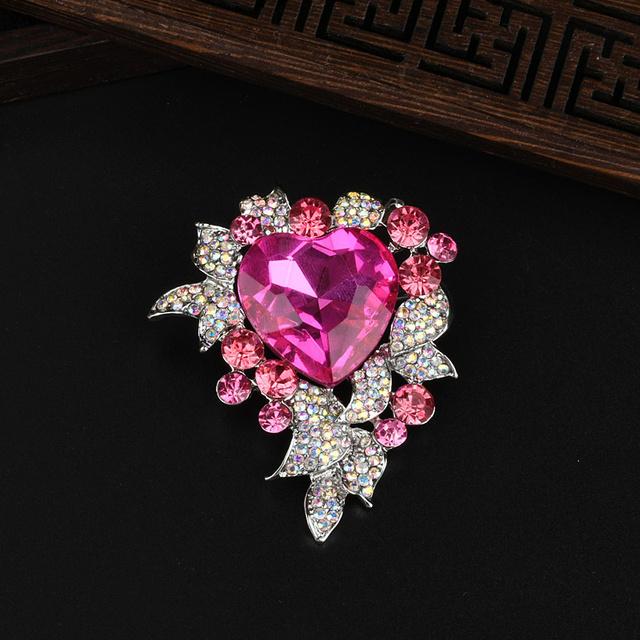 Vintage Crystal Brooch High -End Corsage Female Accessories Pin Simple Coat Suit Accessories